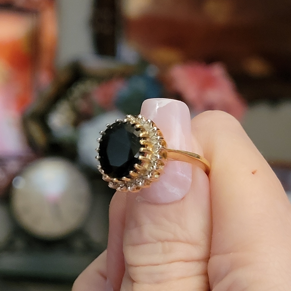 !Stamped! 10k Yellow Gold Natural Blue Sapphire and Diamond Halo Ring. Size 7